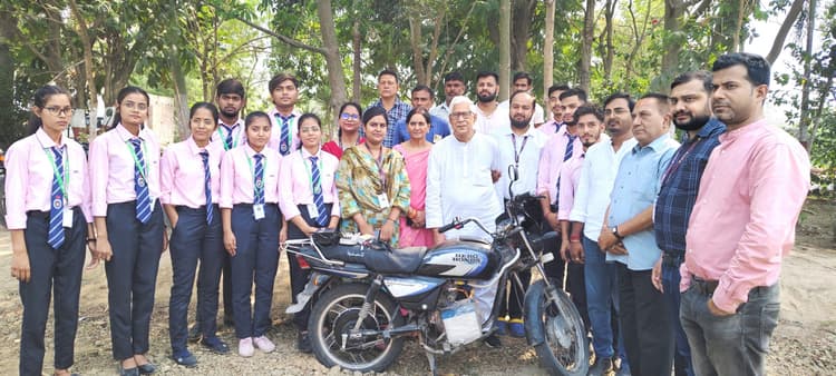 Aurangabad News : सीतयोग इंजीनियरिंग कॉलेज के छात्रों ने बनायी इ-बाइक