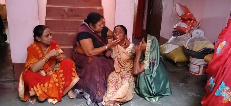 Aurangabad News : फंदे से लटका विवाहिता का शव पुलिस ने किया बरामद