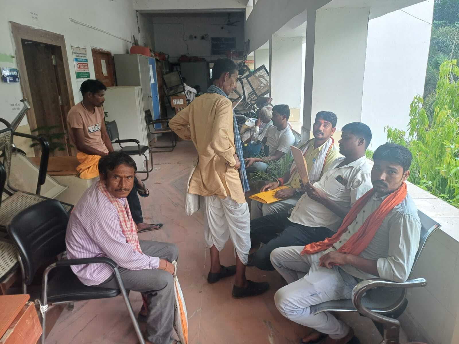 deoghar news : मोहनपुर में 56 पारिवारिक सूची के आवेदन पेंडिंग, देवघर रिंग रोड में भूमि अधिग्रहण की गति धीमी