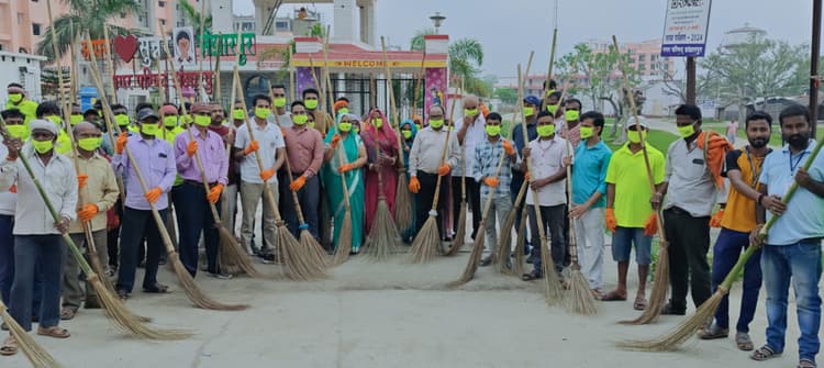 Madhubani News : नगर परिषद क्षेत्र ने चलाया विशेष सफाई अभियान