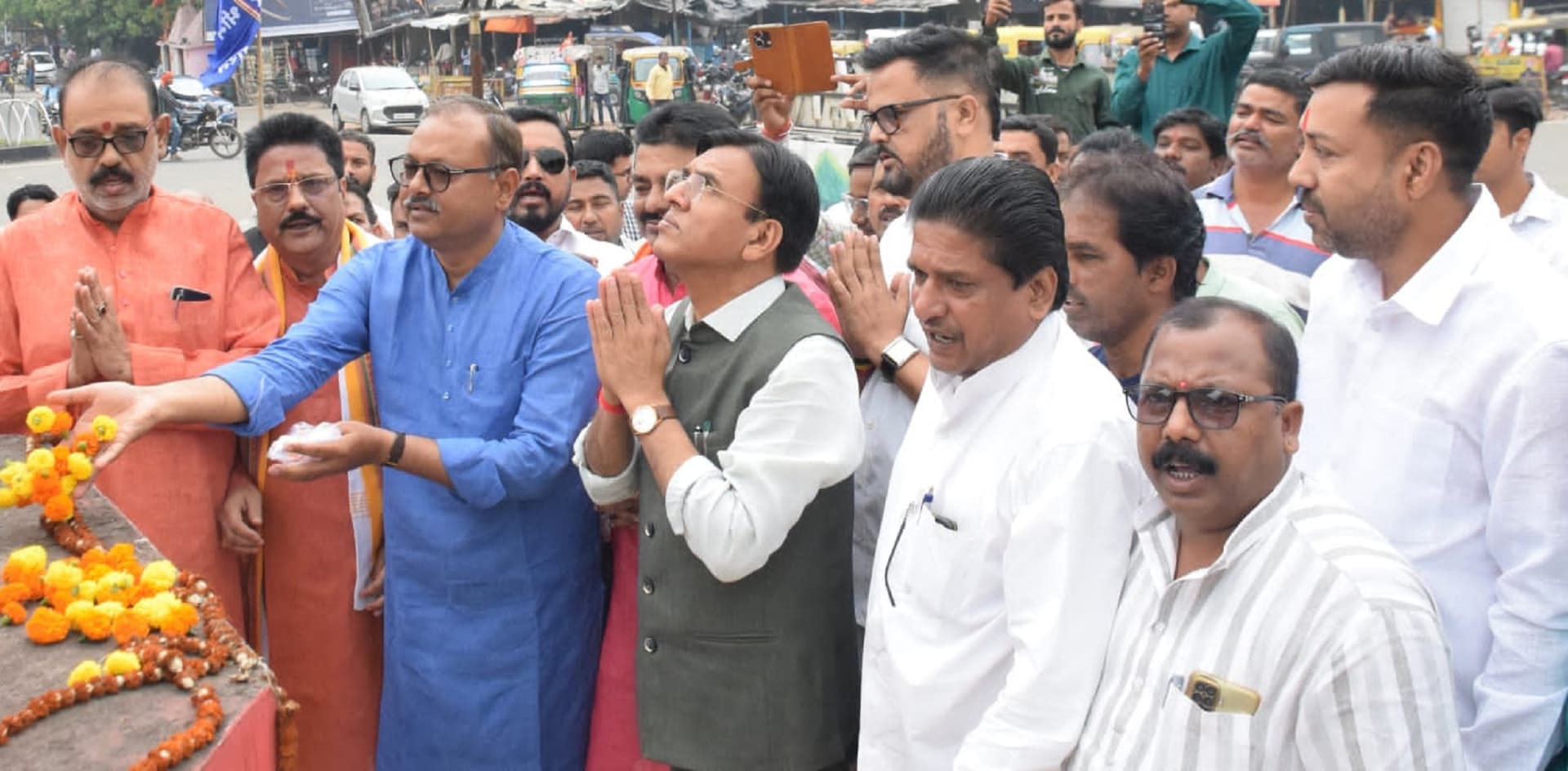Bokaro News : श्रमिकों के श्रम से ही देश प्रगति की राह पर : डॉ मनसुख मांडविया