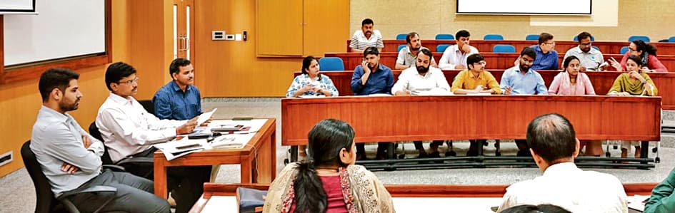 Gaya News : नियंत्रण कक्षों की मॉनीटरिंग के लिए वरीय पदाधिकारी लगाये गये