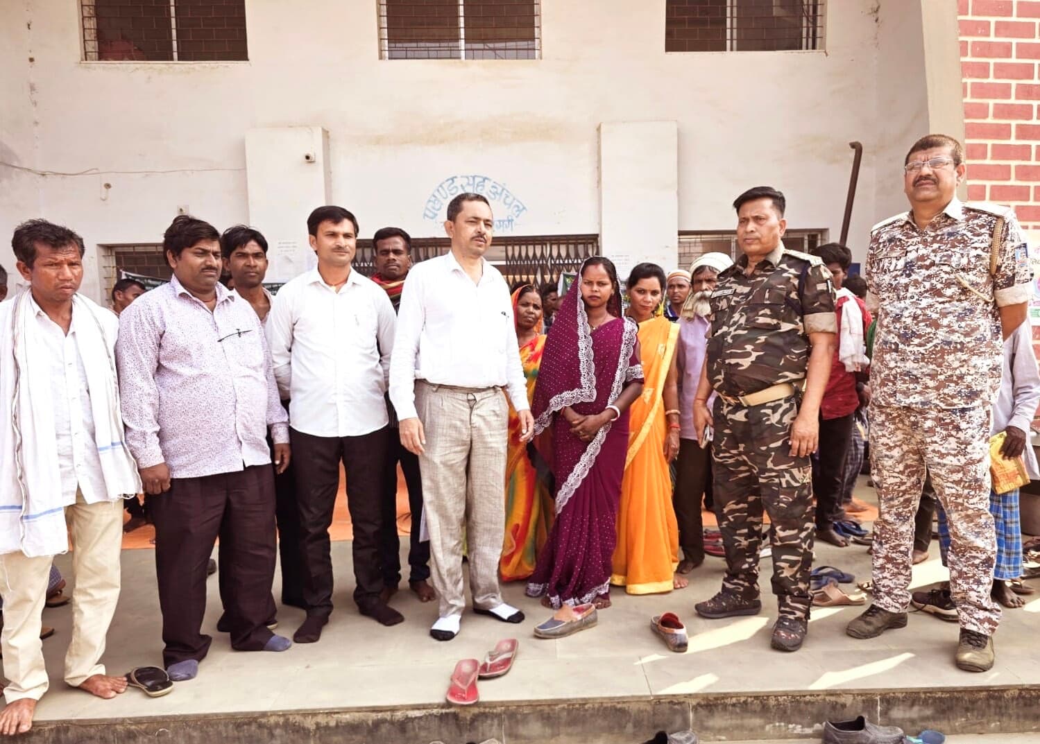 Giridih News : किजपा ने मुख्य गेट से जाम हटाया, धरना जारी