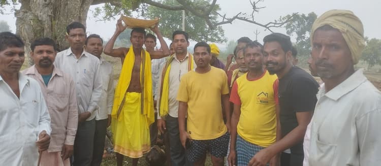 Bokaro News : मंजूरा में धूमधाम से मना सरहुल परब