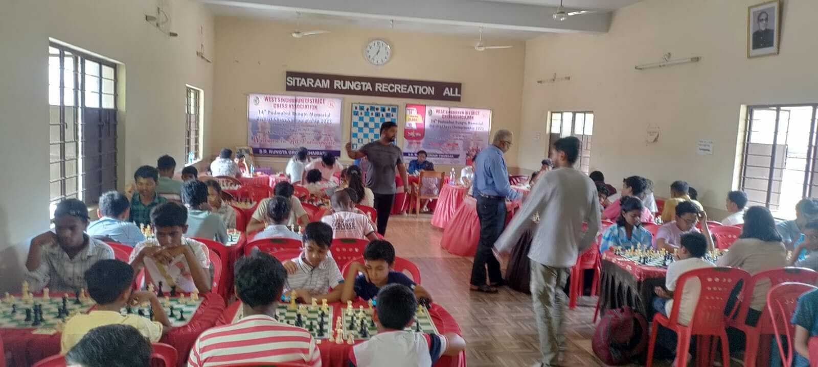 Chaibasa News : पहले दिन तीन राउंड के खेल में आठ खिलाड़ियों को तीन-तीन अंक मिले