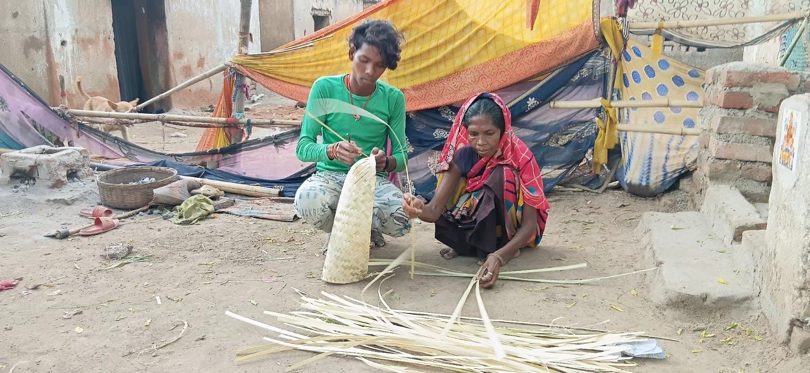 Bokaro News : बांस के सामान बना कर जीवन यापन कर रहे पिछरी के 20 परिवार