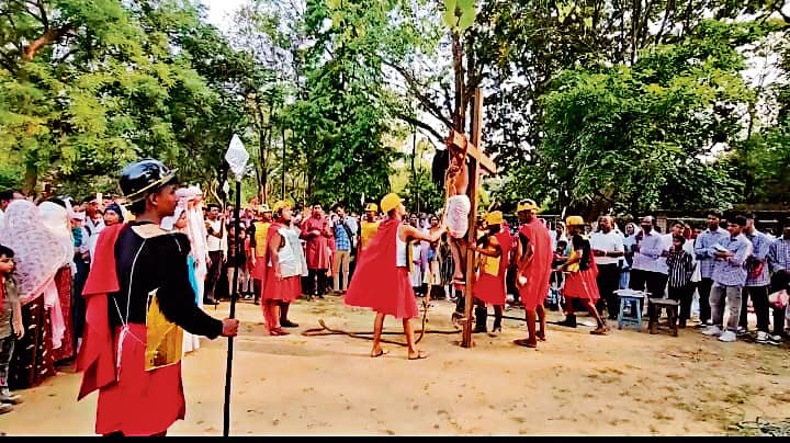 Rourkela News: यीशु मसीह के बलिदान को किया गया याद, अनुयायियों ने रखा उपवास