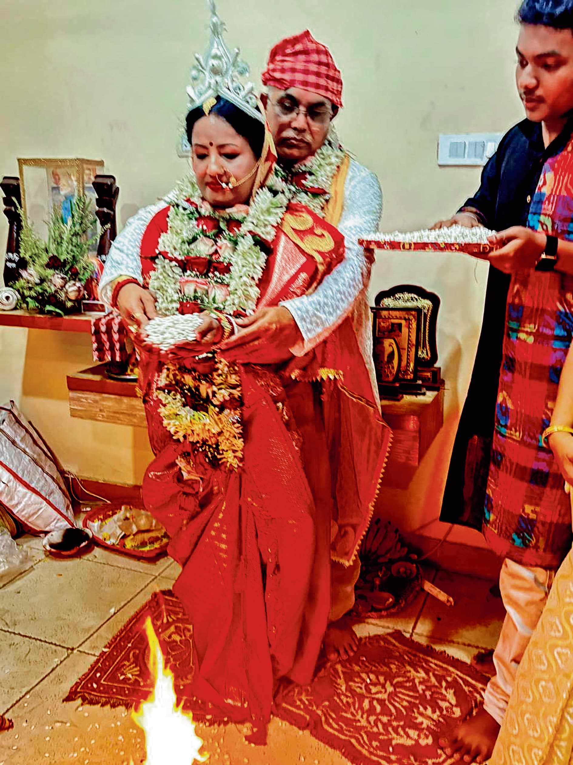 भाजपा नेता दिलीप घोष ने सात फेरे लेकर किया जिंदगी की नयी पारी का शुभारंभ