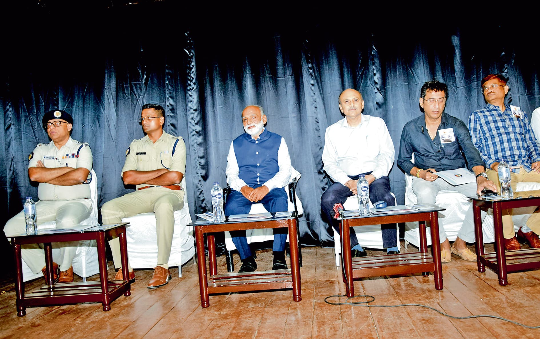 मास्टर जी ने पुलिसकर्मियों को बताये चिंता-तनाव कम करने के गुर