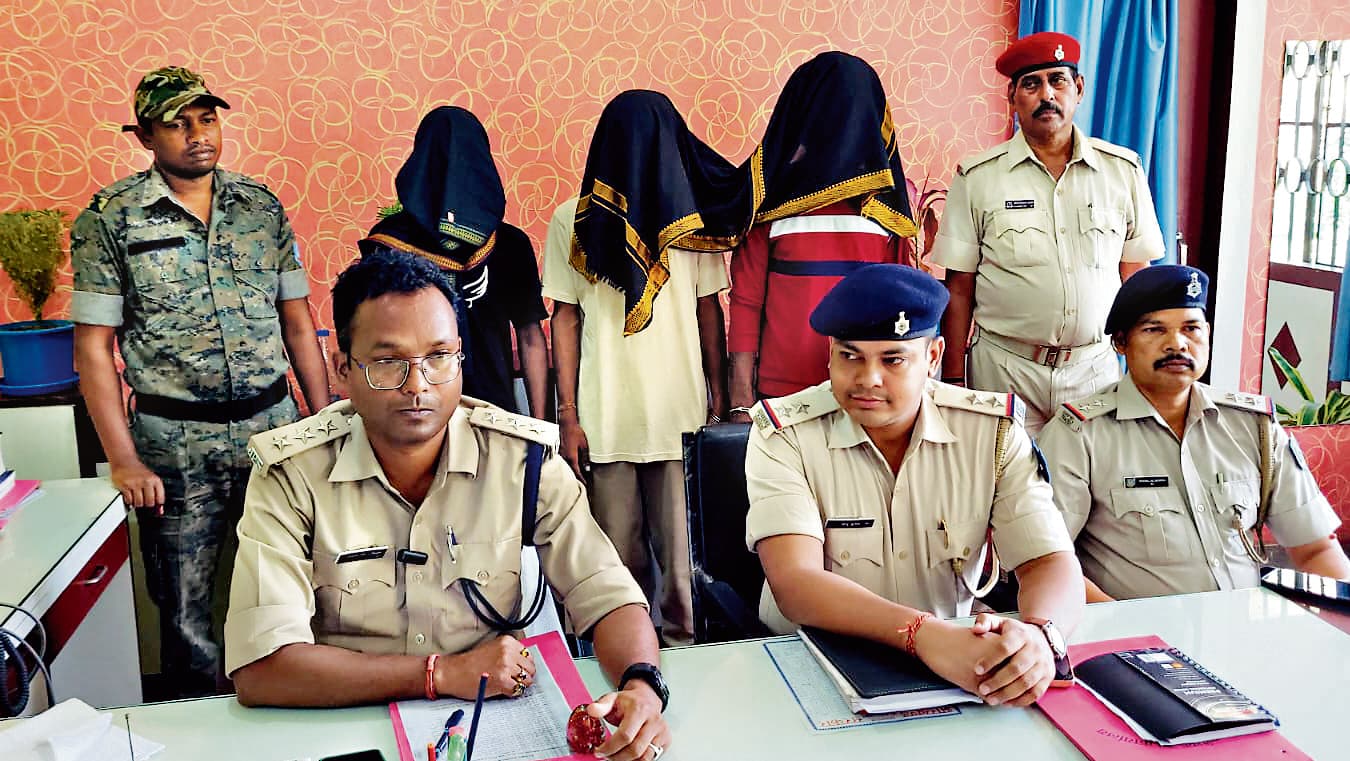 Jamshedpur News : घर में चोरी के संदेह में सलाउद्दीन ने की थी हुसैन की हत्या, तीन गिरफ्तार