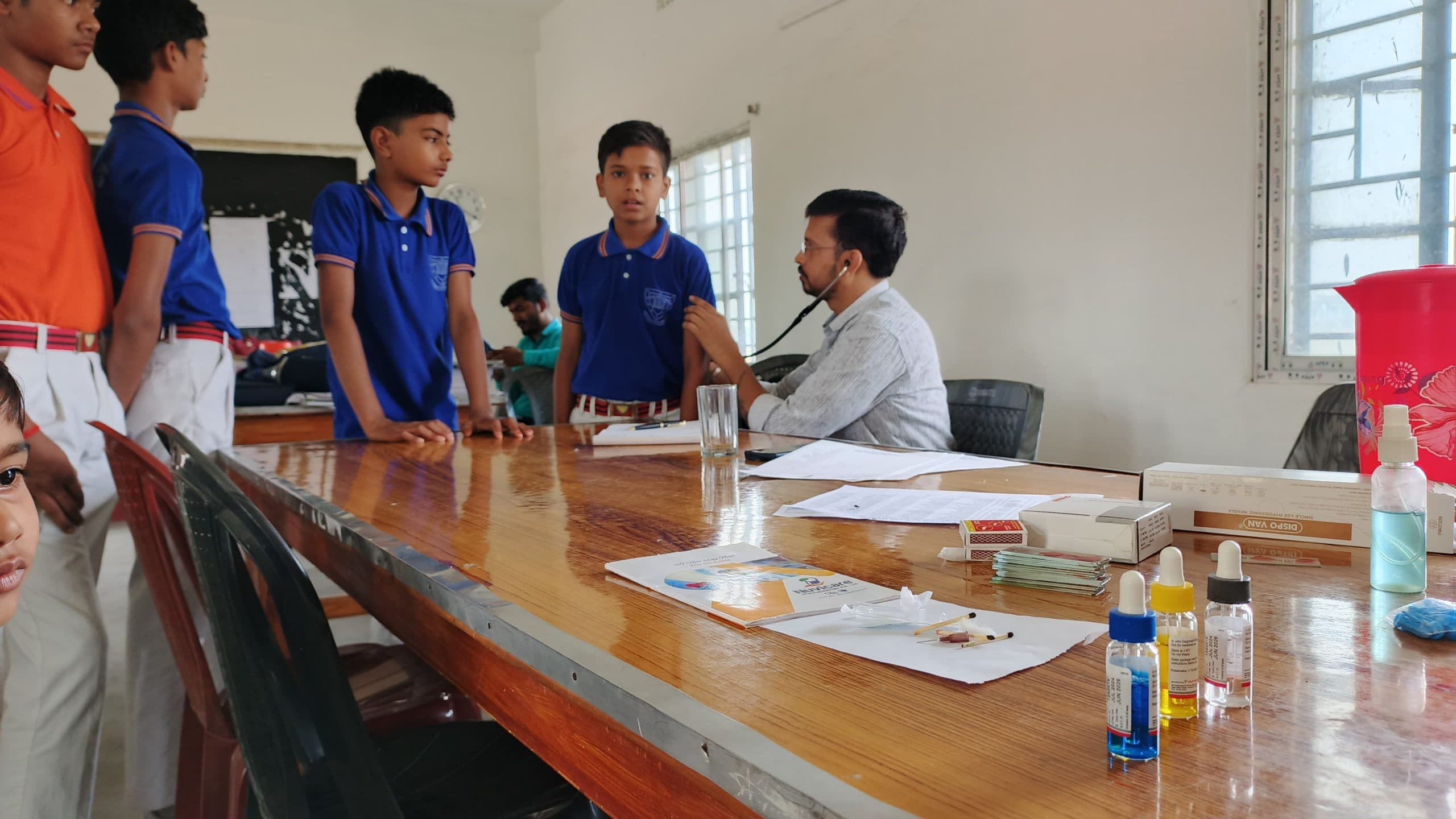 एलिट पब्लिक स्कूल में बच्चों की हुई स्वास्थ्य जांच