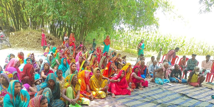 महादलित टोले में लगा शिविर, लोगों की सुनी गयी समस्याएं