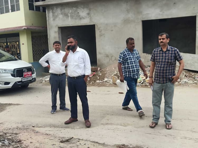 Motihari: अगरवा सपही देवी के पास बनेगा चिल्ड्रेन पार्क, नगर आयुक्त ने किया स्थल निरीक्षण