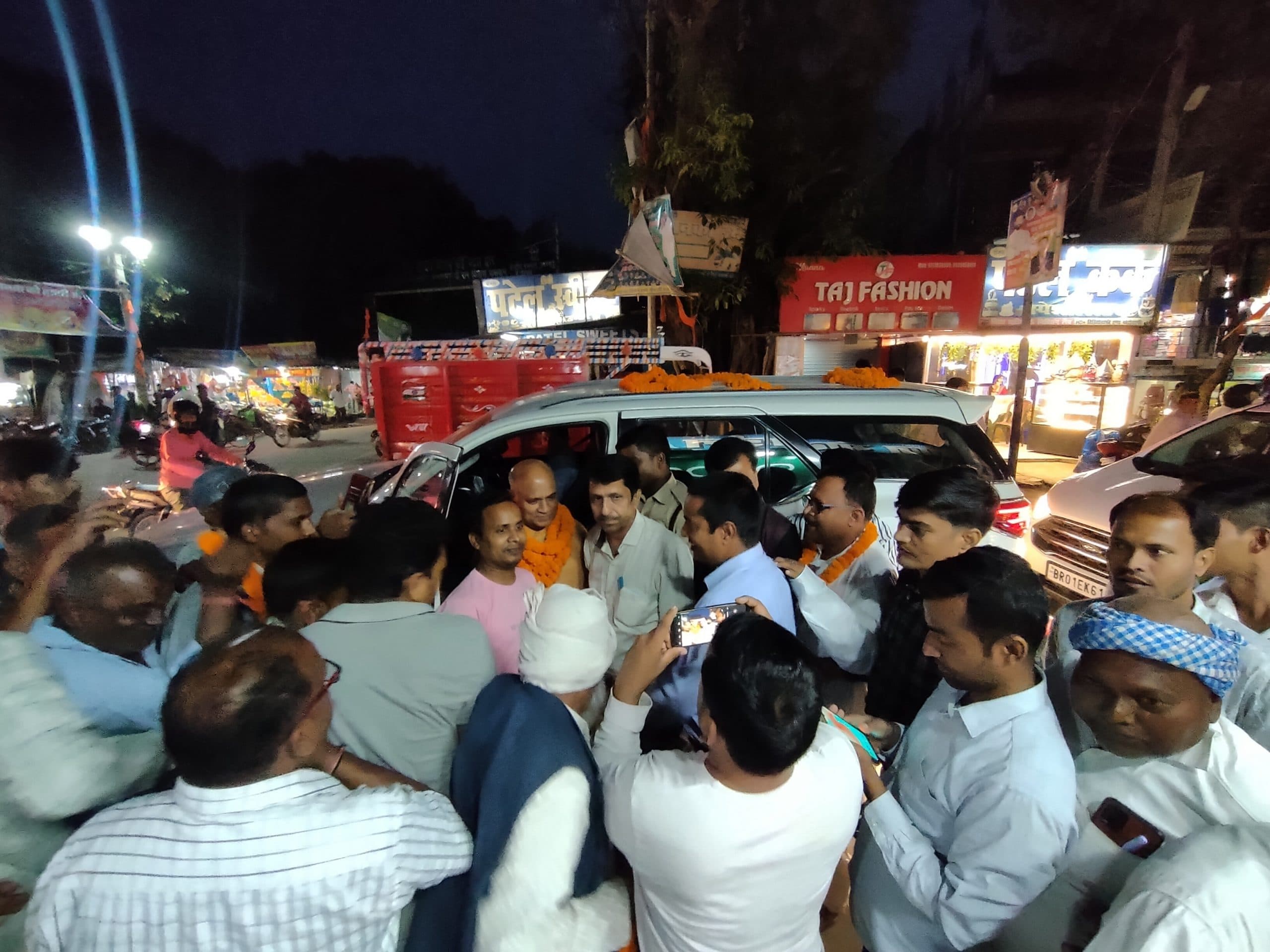 Hajipur News : गाजीपुर चौक पर पूर्व केंद्रीय मंत्री आरसीपी सिंह का स्वागत