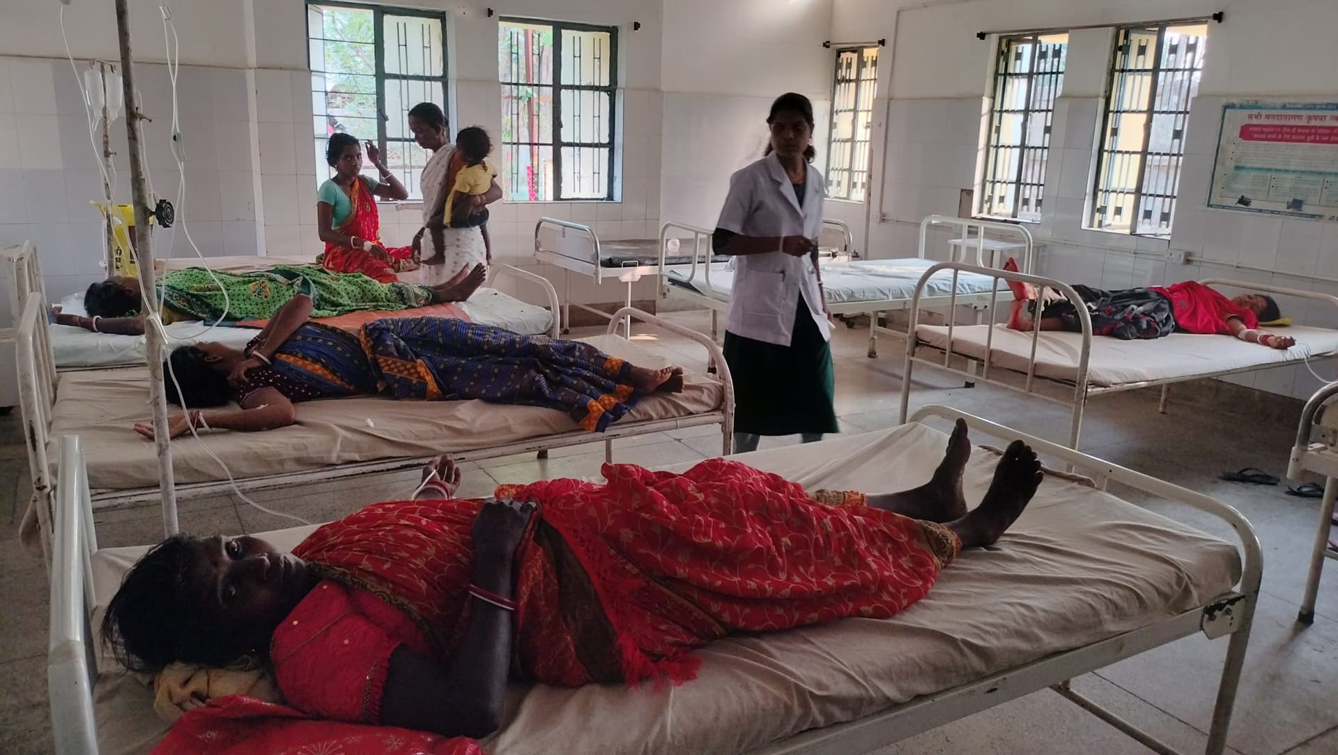 शादी समारोह में विषाक्त भोजन से 70 लोग बीमार