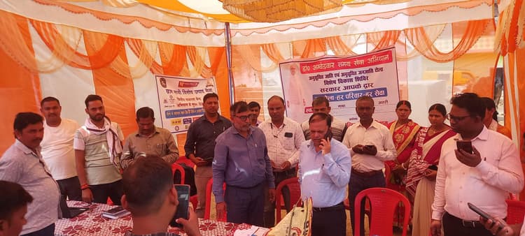 राशन कार्ड, वृद्धा पेंशन व अन्य योजनाओं की दी जानकारी