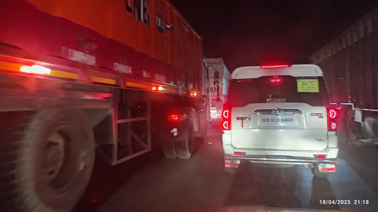 शादियों का दौर बना सड़क जाम का कारण, घंटों करना पड़ रहा इंतजार