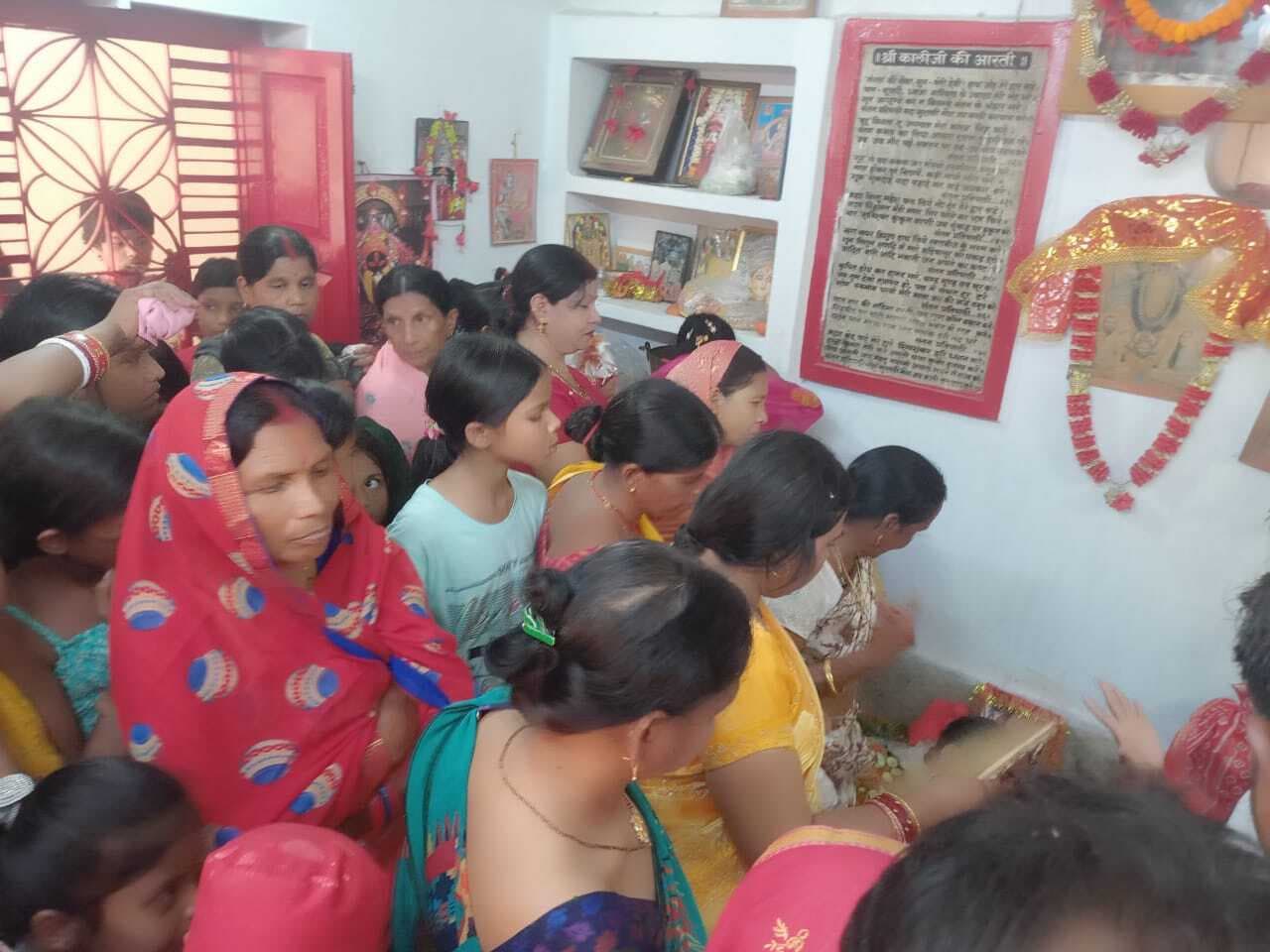 शीतला मंदिर में पूरे विधि-विधान से हुई गंवाली पूजा