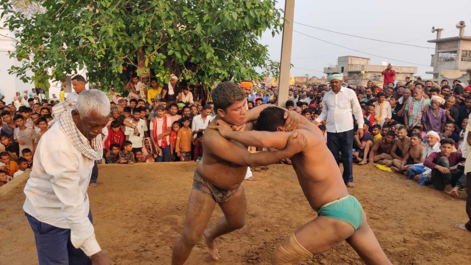 हार-जीत को दरकिनार कर सफलता के लिए प्रयासरत रहे पहलवान