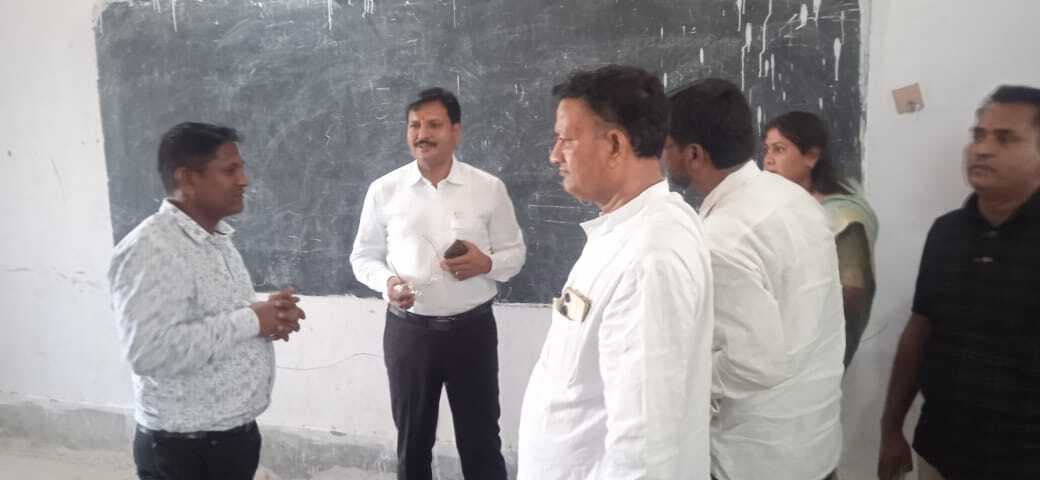 शिक्षा निदेशक ने किया विद्यालय का निरीक्षण