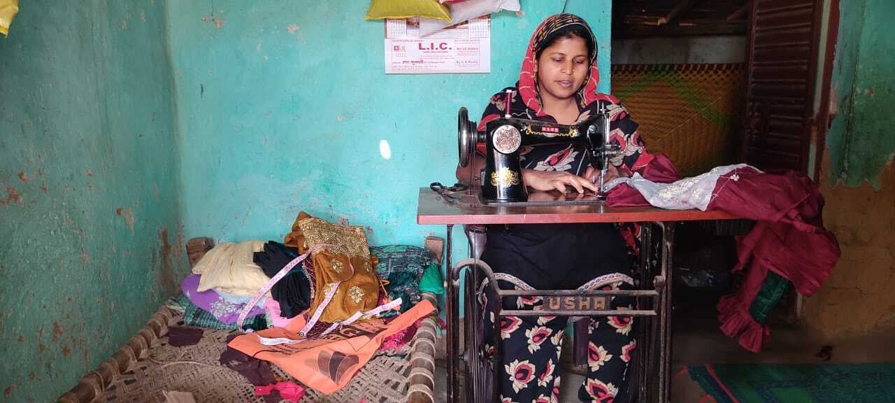 सिलाई-कढ़ाई कर ग्रामीण महिलाएं हो रही आत्मनिर्भर