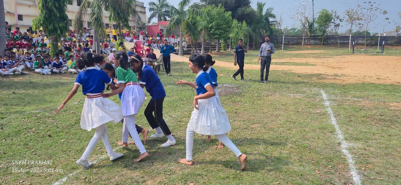 पढ़ाई के साथ-साथ खेल-कूद और कौशल अर्जन जरूरी : डॉ विजय