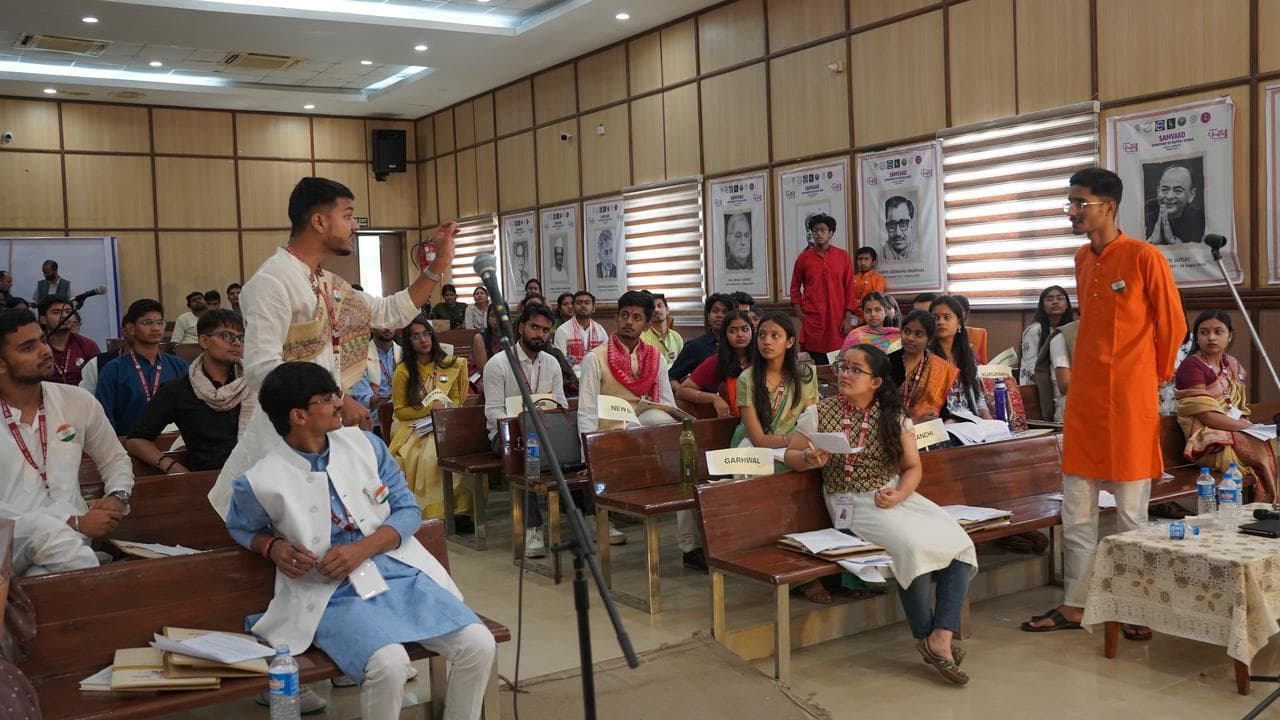 राष्ट्रीय युवा सांसद 2025 सवांद कार्यक्रम में रजत ने स्थानीय मुद्दों को उठाया