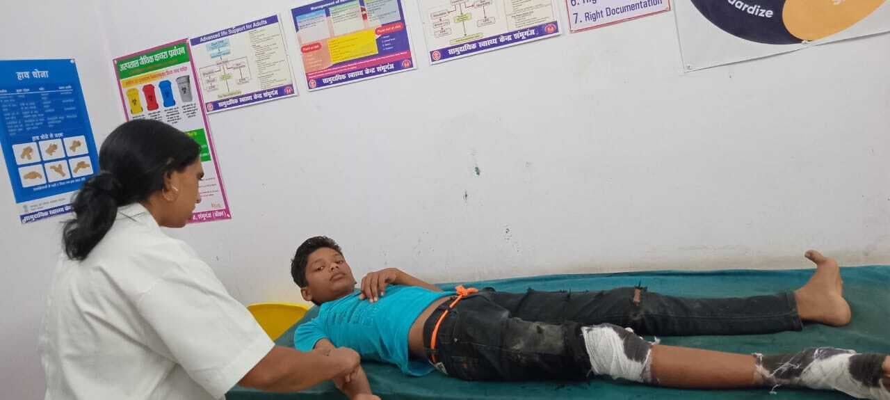 टोटो के धक्का से छात्र जख्मी