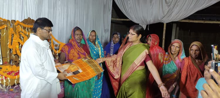 माता-पिता की सेवा करने से जीवन होता है धन्य