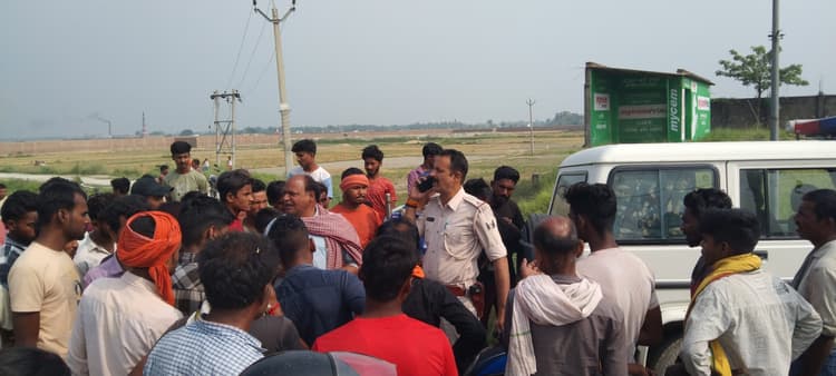 Motihari : बाइक ने साइकिल सवार को मारी टक्कर, मौत