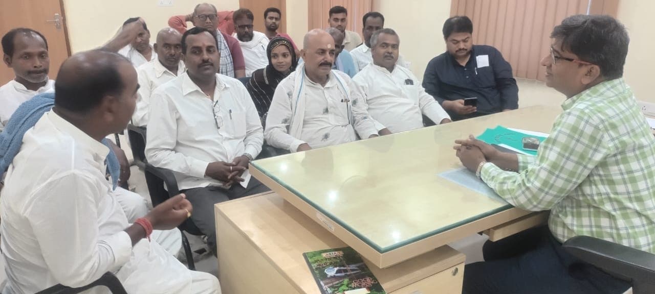 Madhubani News : बीडीओ ने जनप्रतिनिधियों के साथ की बैठक