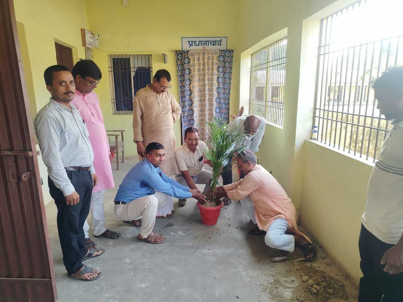 Samastipur news:परीक्षा के समापन पर किया पौधारोपण