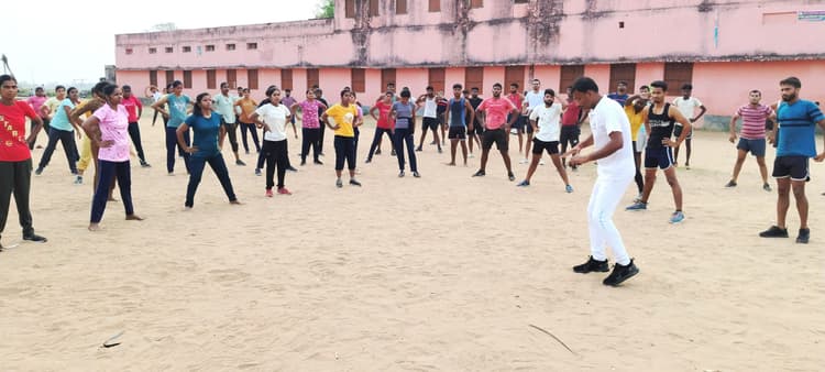 Aurangabad News: युवाओं के जोश में खेल मैदान बन रहे बाधा