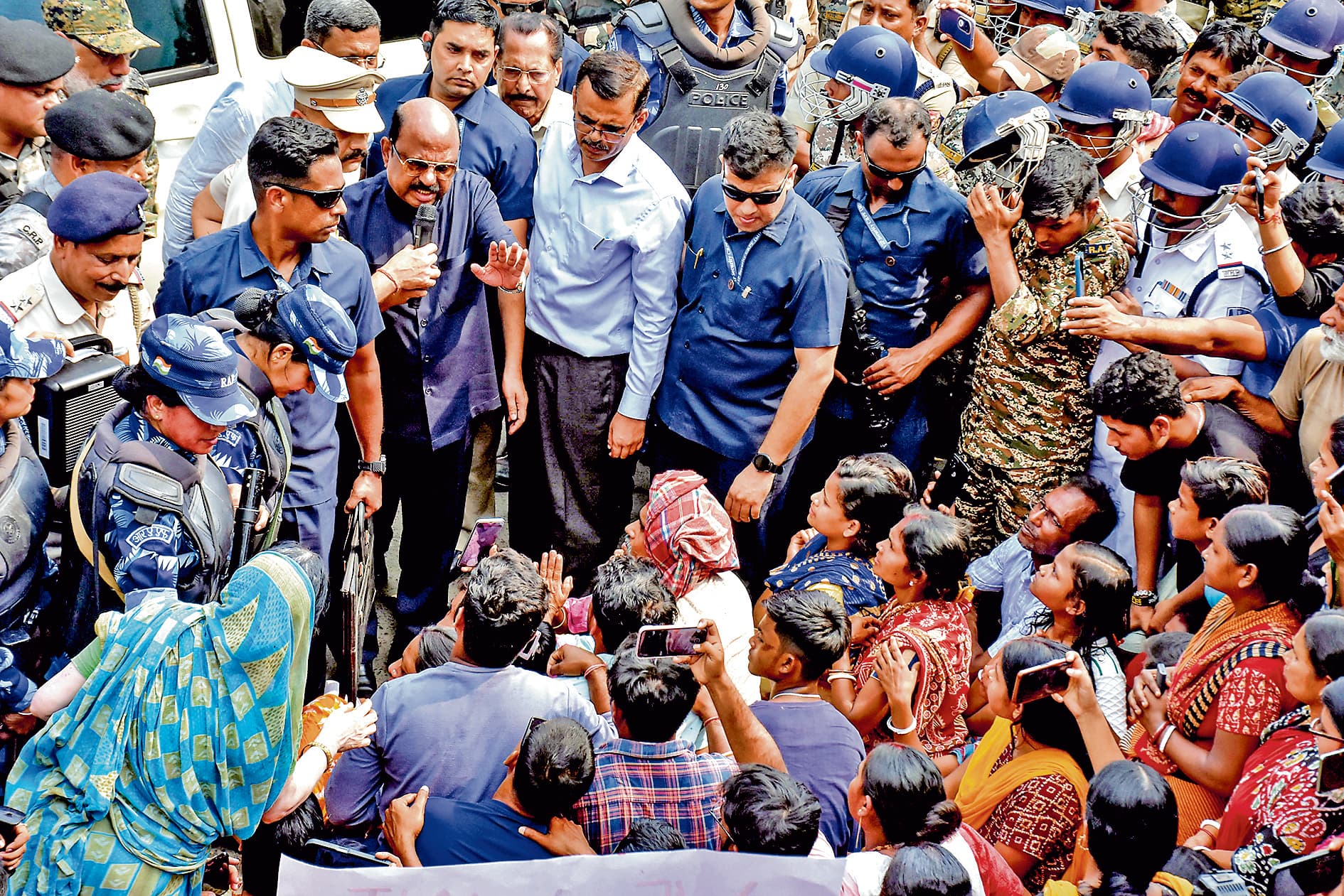 नहीं चाहिए लक्खी भंडार, हमले हो रहे, हमें सुरक्षा दो...