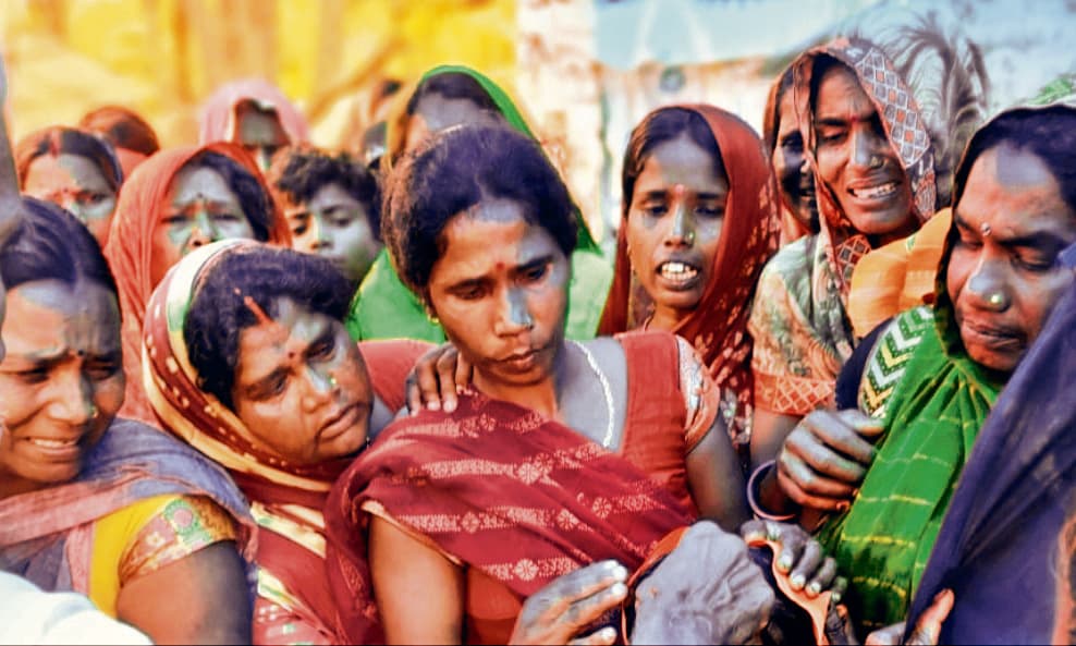 Hajipur News : महनार में शौच करने गयी महिला के शरीर पर गिरा ठनका, मौत