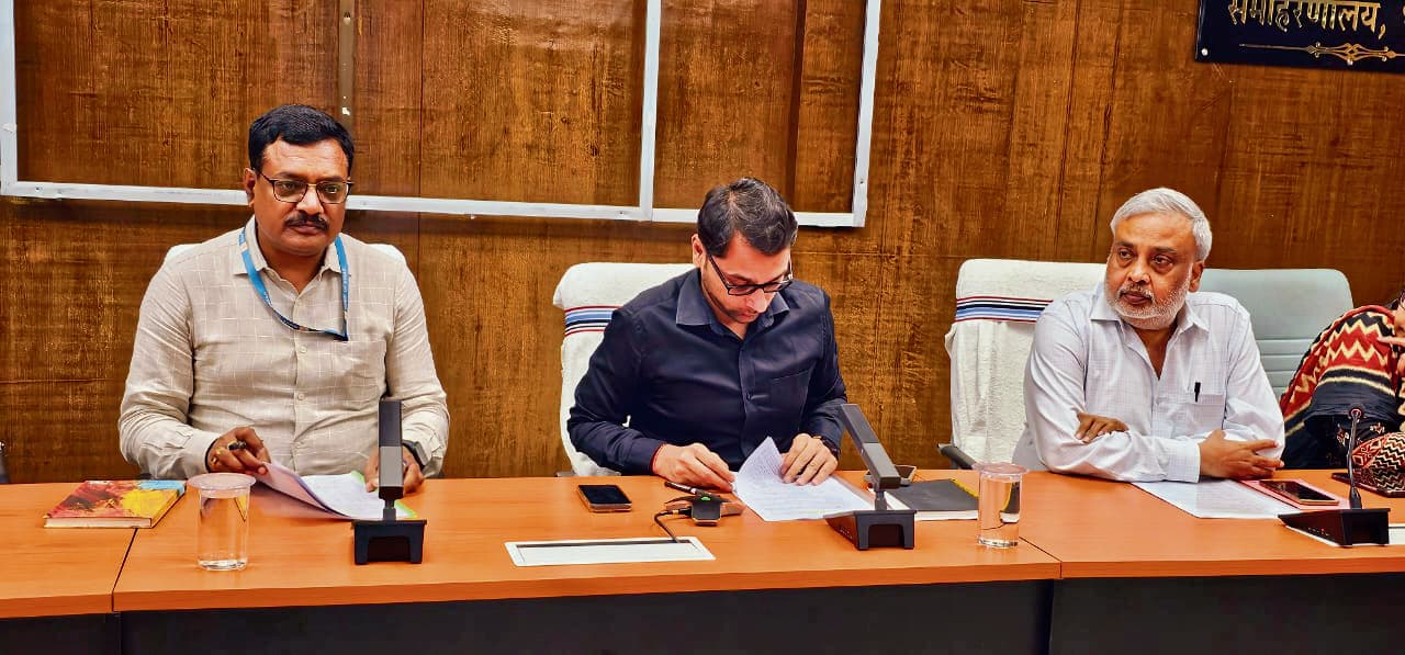 arrah news. समय पर और सुव्यवस्थित रूप से पूरी करें सभी व्यवस्थाएं : डीएम