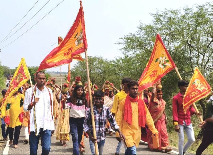 Bhagalpur news प्राण-प्रतिष्ठा को लेकर निकली भव्य कलश शोभायात्रा