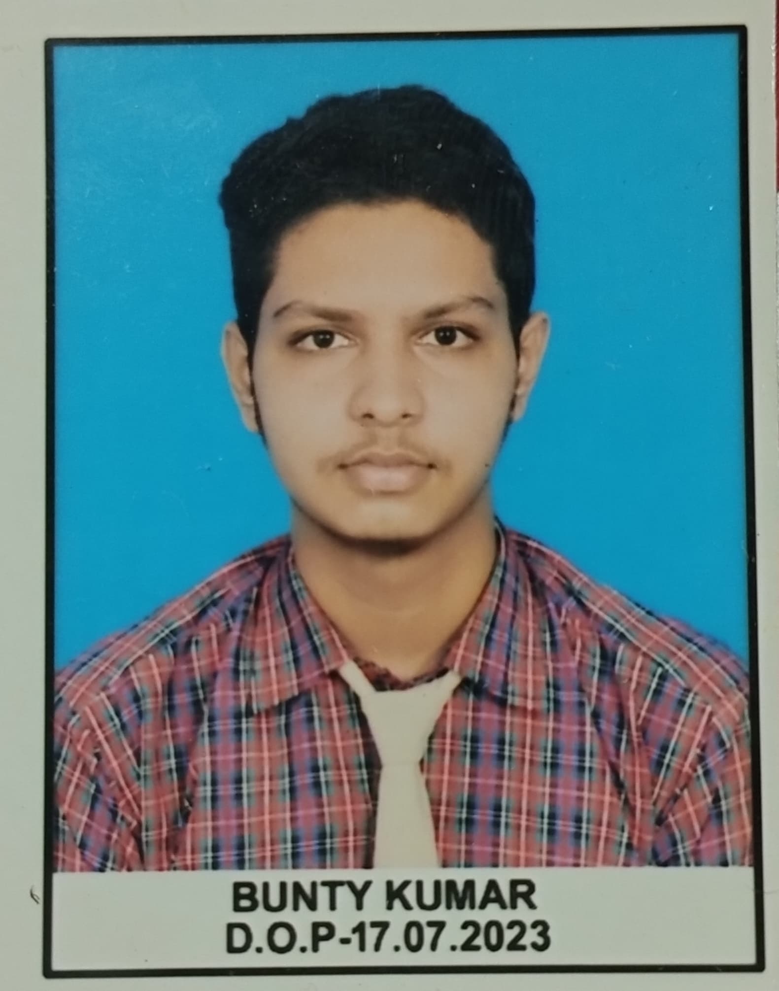 Giridih News : जेइइ मेंस-दो में बीएनएस डीएवी के छात्रों ने परचम लहराया