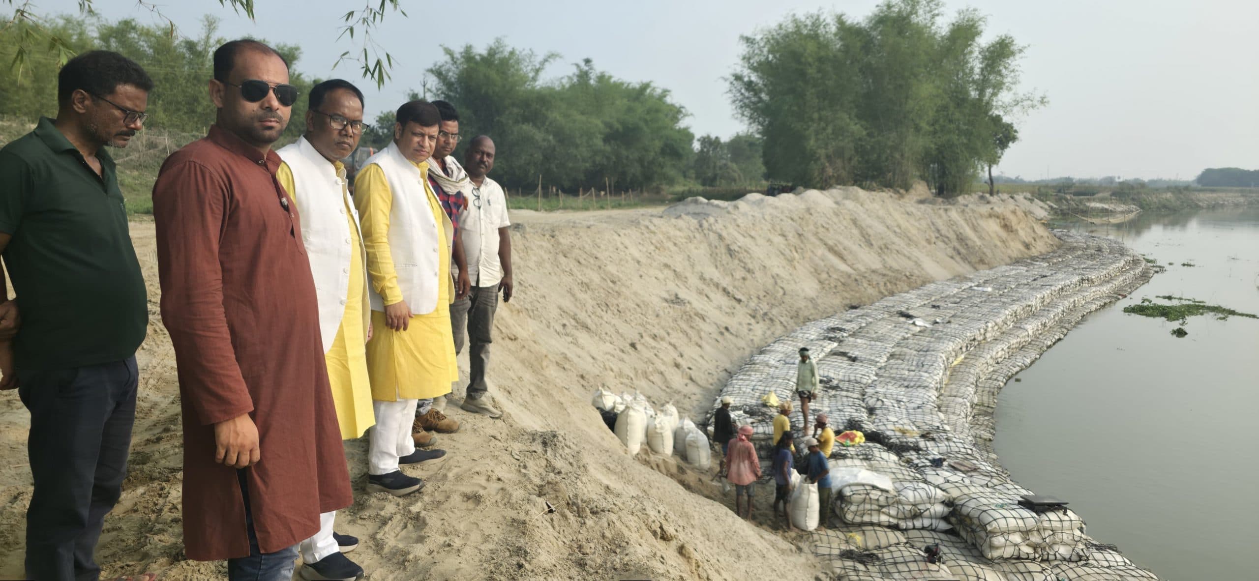 कटाव रोधक कार्य का जायजा लेकर दिया आवश्यक निर्देश