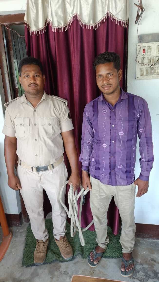 विदेशी शराब के साथ तस्कर को किया गिरफ्तार