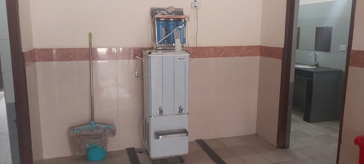 सदर अस्पताल में पीने के पानी के लिए भटक रहे मरीज व परिजन