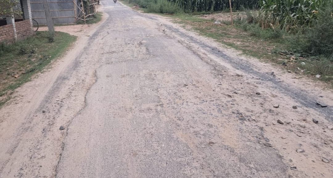 कोलासी बाजार से उत्तरी सिमरिया तक की सड़क बदहाल
