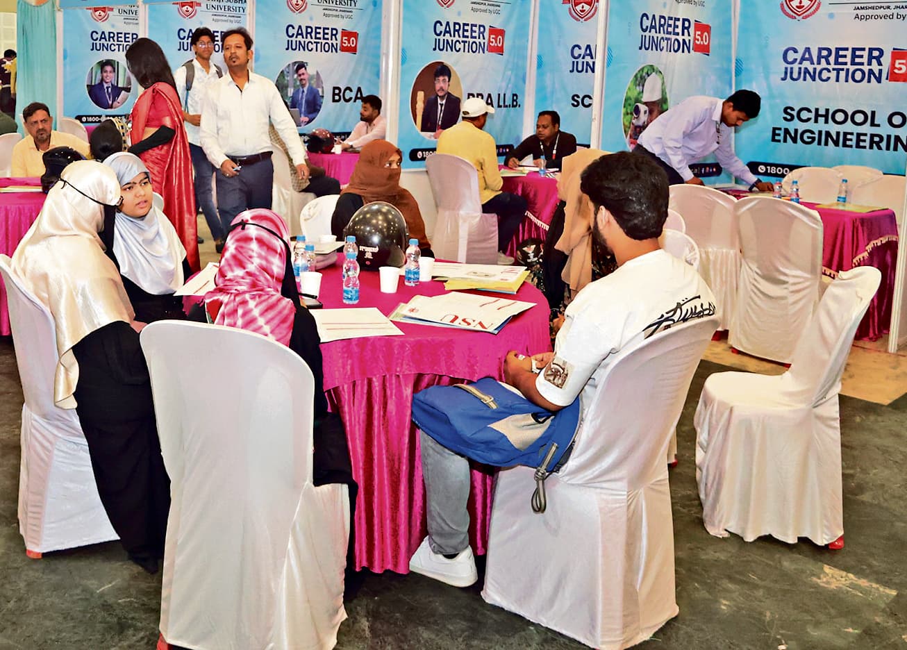 छात्रों को मिला करियर का मार्गदर्शन , ऑन द स्पॉट कराया एडमिशन