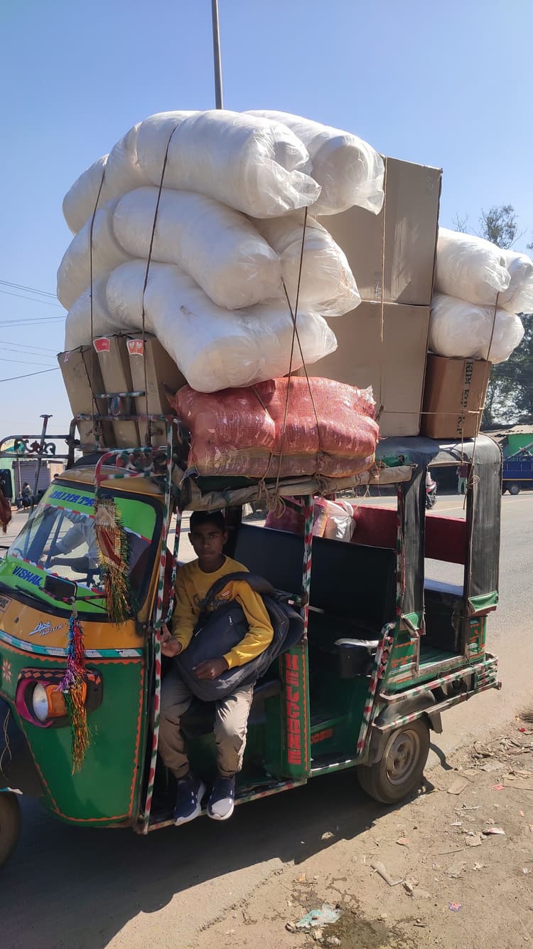 चंदवा में हो रहा सिंगल यूज प्लास्टिक का उपयोग