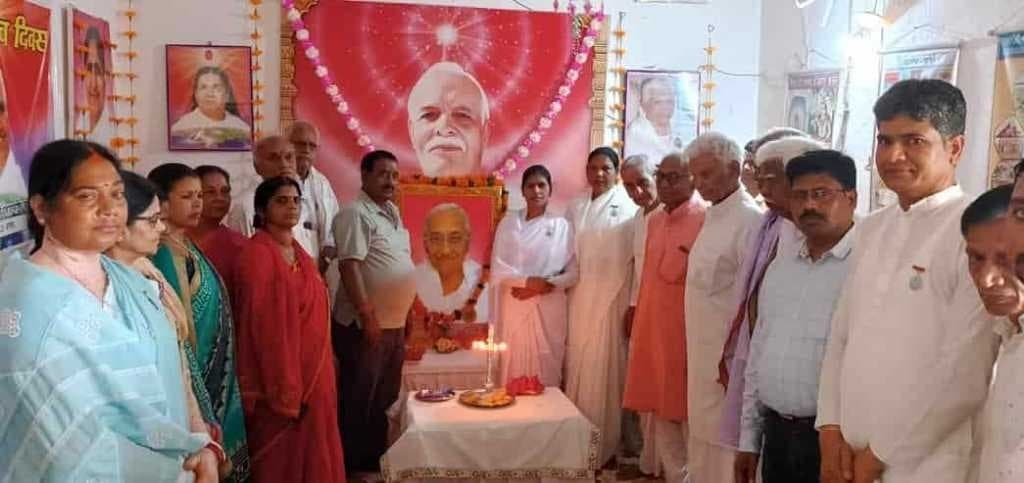 दादीजी का मना पहला स्मृति दिवस