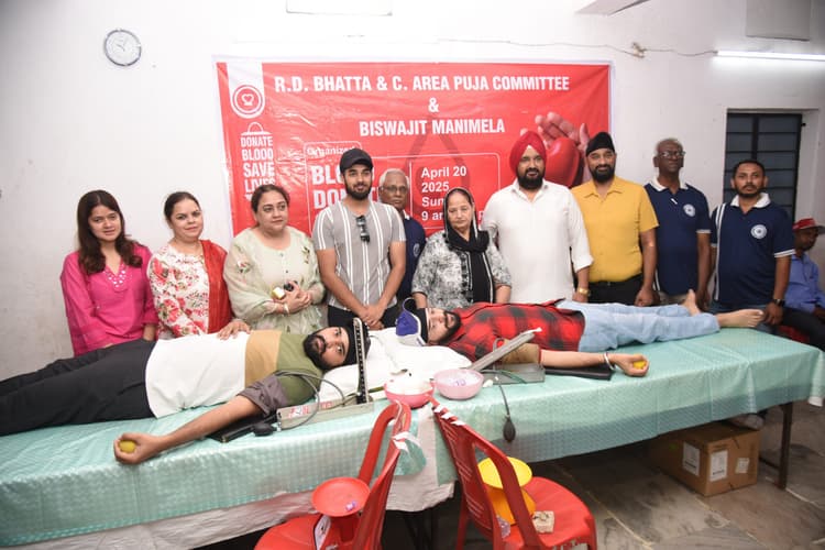 Jamshedpur news. स्व जसबीर सिंह जॉली की वार्षिक पुण्यतिथि पर 158 लोगों ने किया रक्तदान