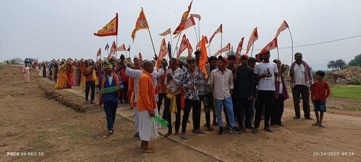 वास्ता पहाड़ी शिव मंदिर प्रांगण से निकाली गयी कलश शोभा यात्रा