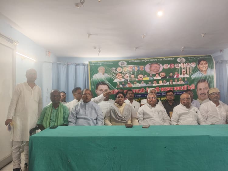 Madhubani News : महारैली की सफलता के लिए किया विचार विमर्श