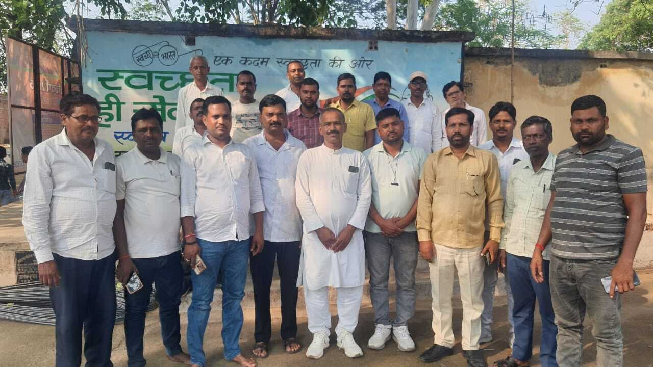 लीड- कटोरिया में अफसरशाही के विरूद्ध पंचायत समिति सदस्यों ने खोला मोर्चा