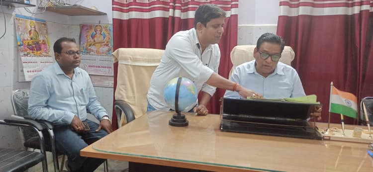 Madhubani News : सिविल सर्जन ने सीएचसी का किया निरीक्षण, दिये दिशा - निर्देश